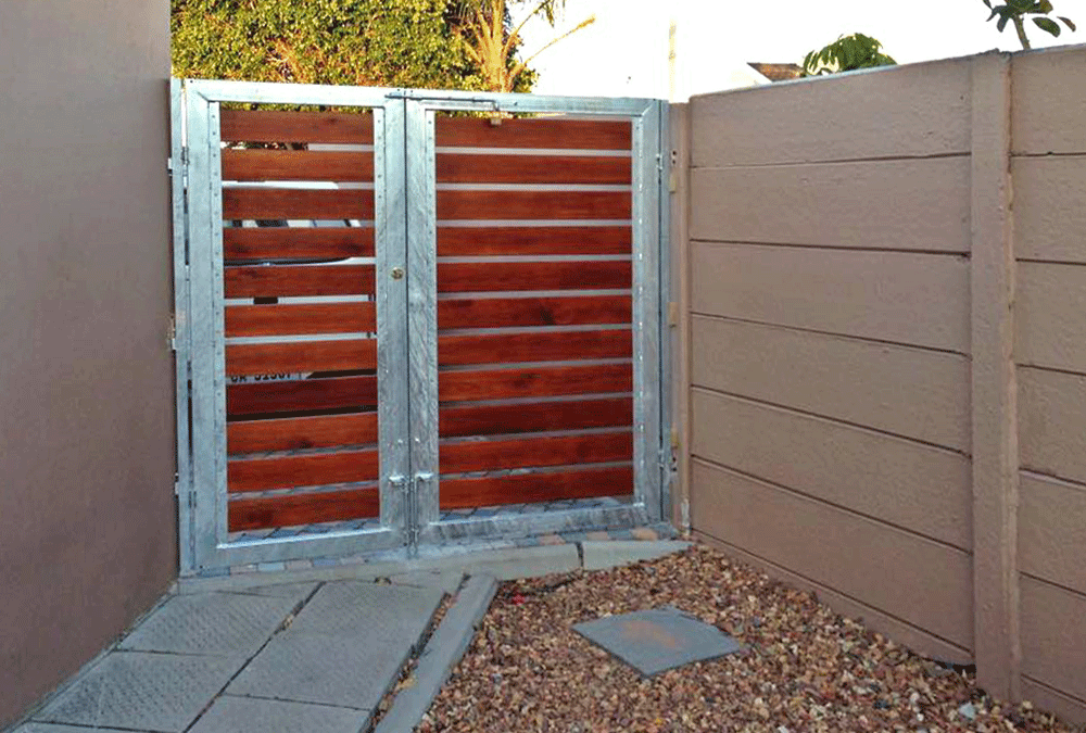 Side Gate