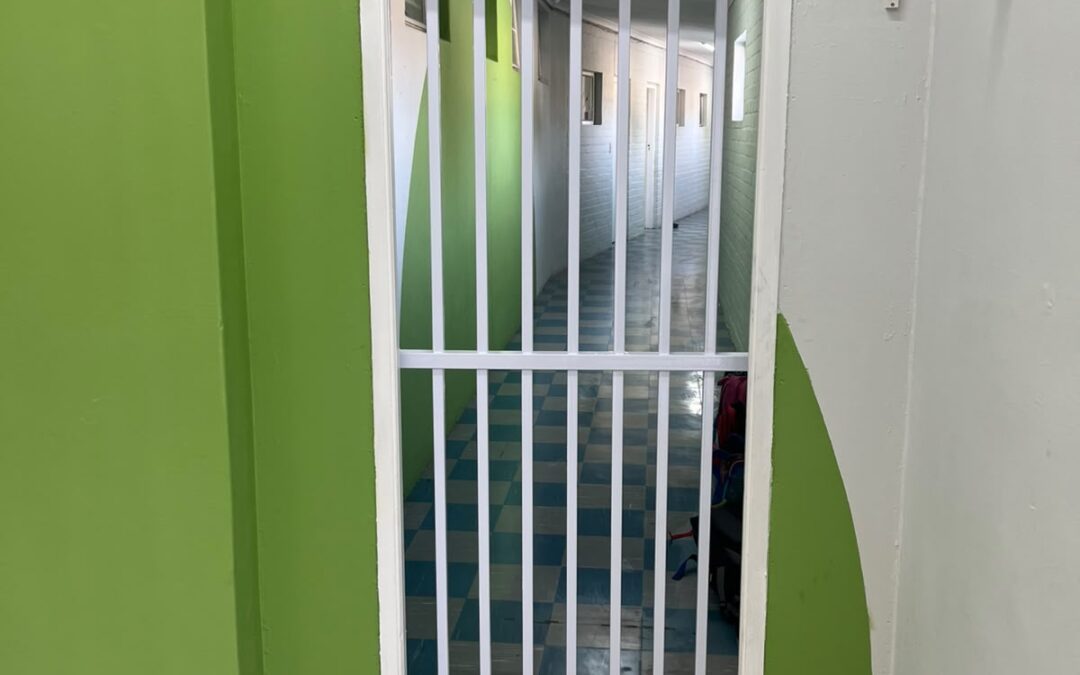 White Steel Security Gate – Table View